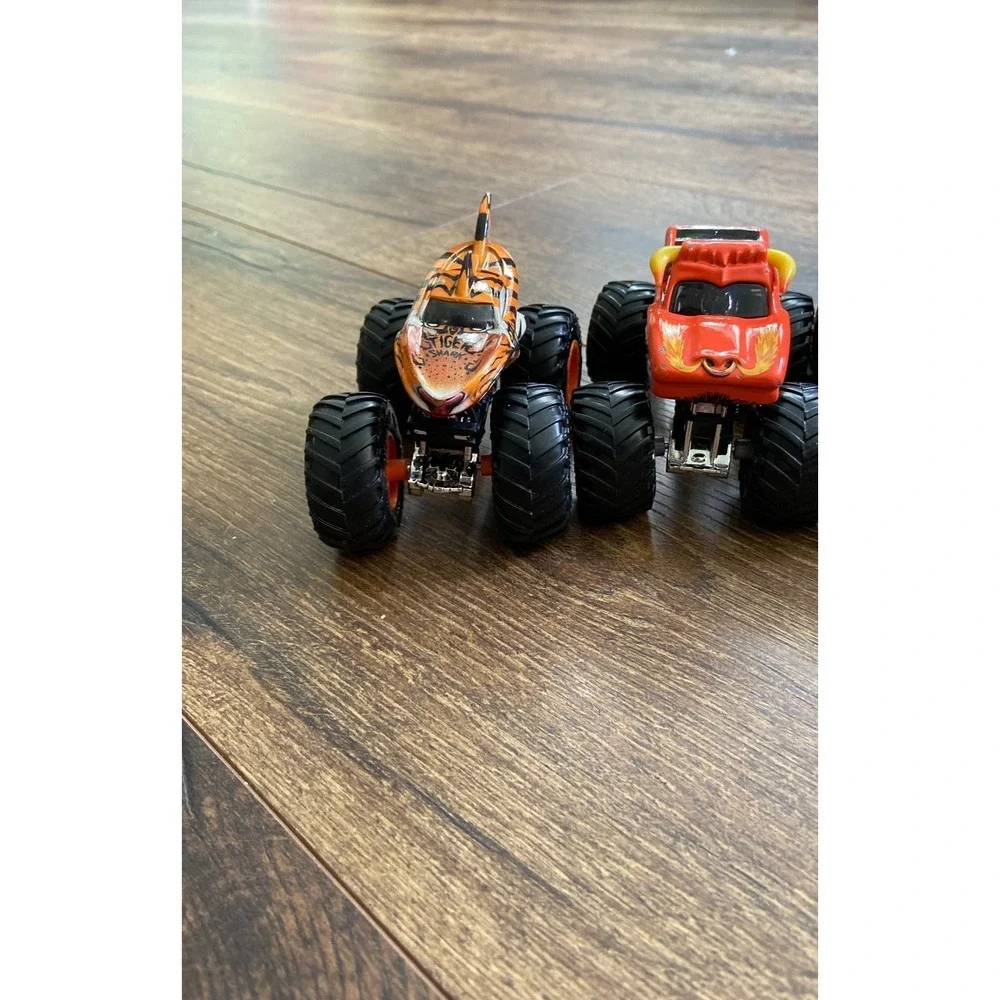 Hot-wheels monster trucks poodle‎ tiger flames bull